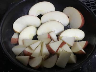 リンゴを焼く