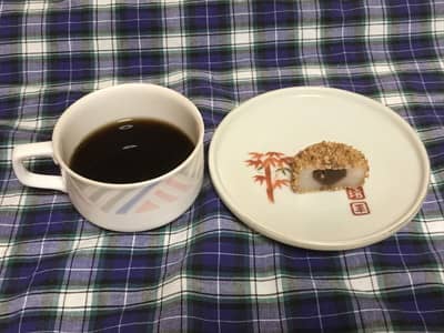 明日香野「ちょい金ごま餅こしあん」とコーヒー