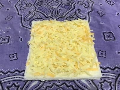 食パンにチーズ