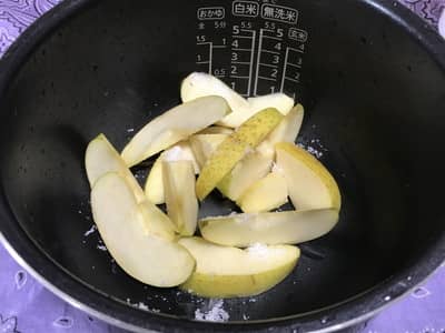 炊飯器でりんごを煮る